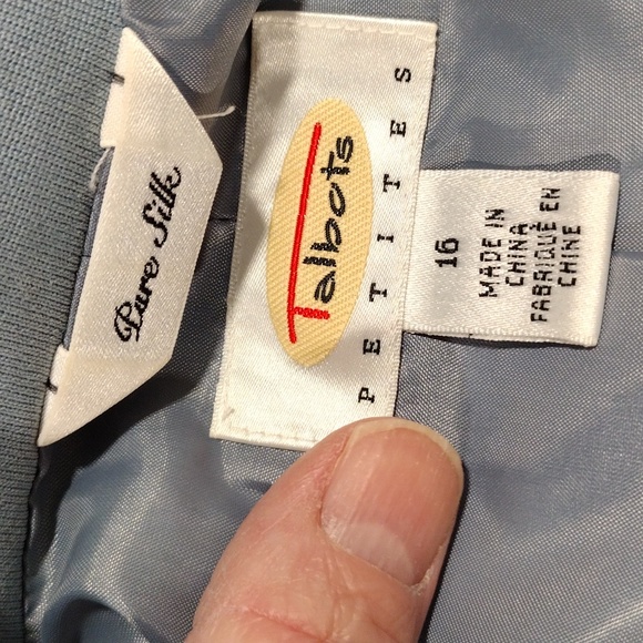 Talbots baby blue silk blazer. Mint condition. Size 16 - Picture 2 of 8